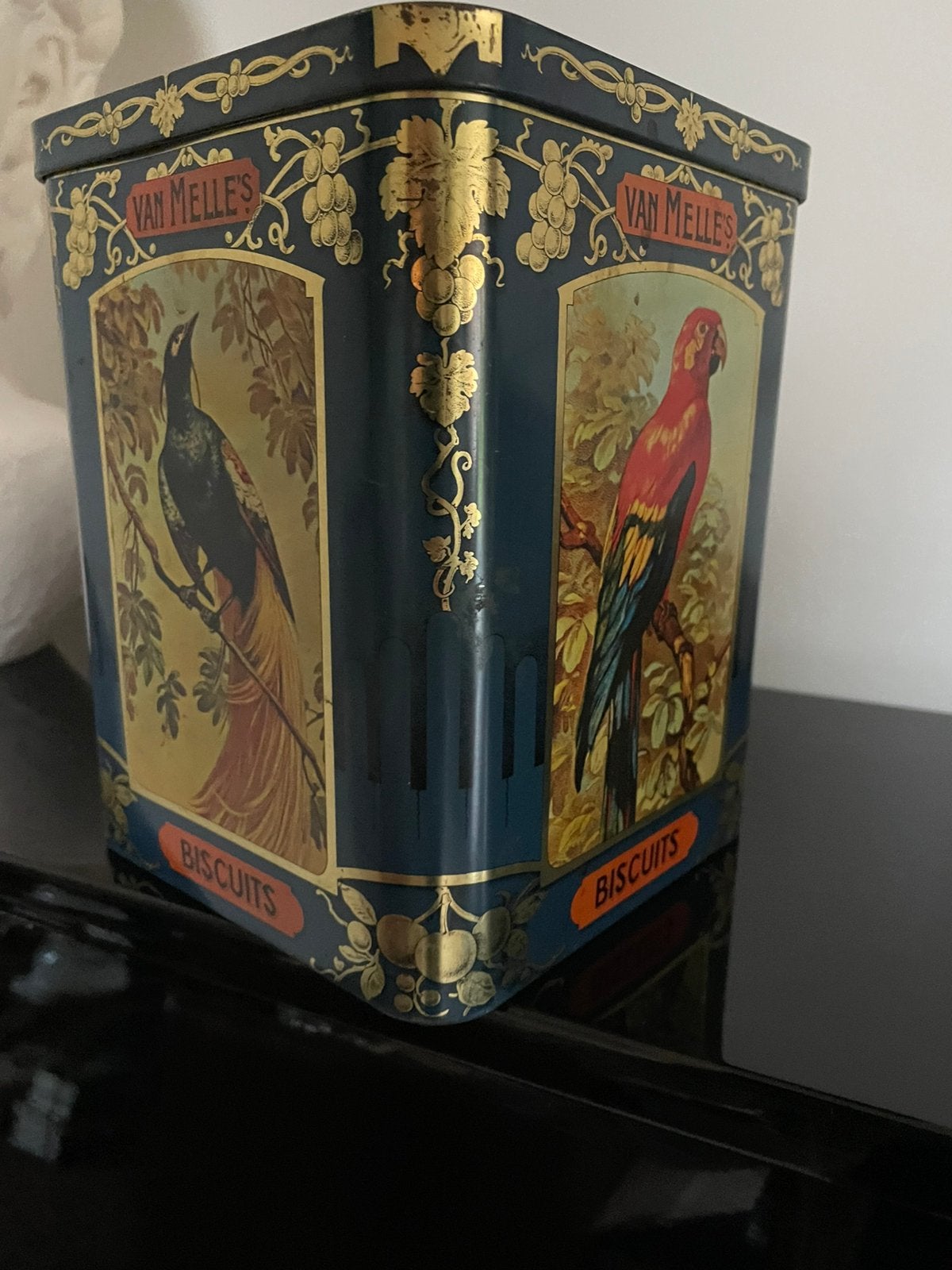 Vintage Van Melle's Biscuits blik met vogeldecoraties, Verzamelen, Blikken, Ophalen of Verzenden, Gebruikt, Koek(jes), Van Nelle