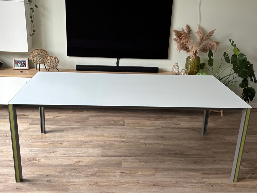 Moet weg! Mooie Leolux Cameleon design eettafel wit glas, Huis en Inrichting, Tafels | Eettafels, Zo goed als nieuw, 50 tot 100 cm
