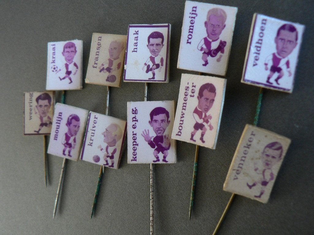 23x FEYENOORD speldjes uit 60er jaren (11x14/12x24), Ophalen of Verzenden, Gebruikt, Sport, Speldje of Pin