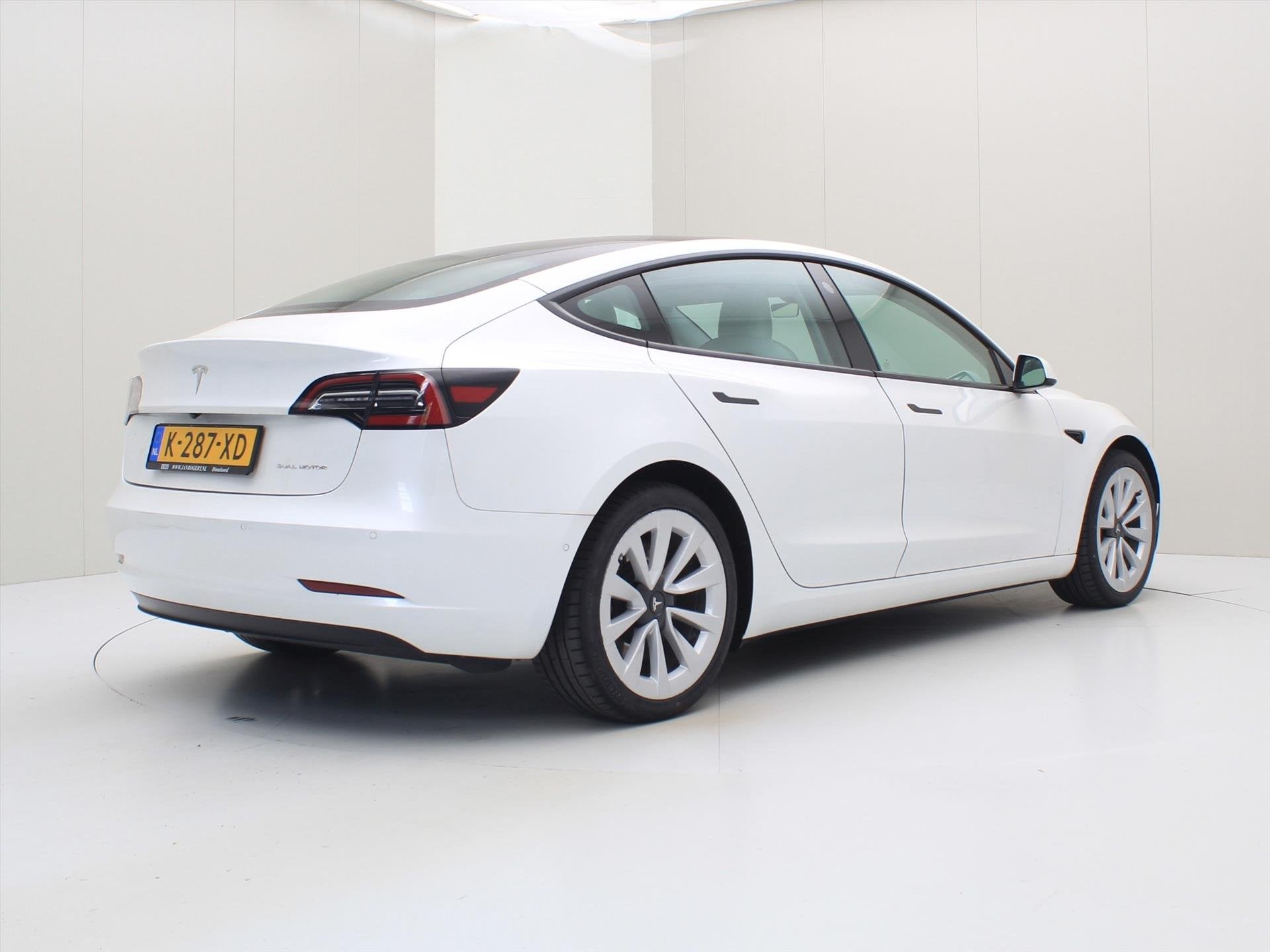 Tesla Model 3 Long-Range AWD 351pk 75 kWh FACELIFT 88,6% SoH, Auto's, Automaat, Multifunctioneel stuurwiel, Gebruikt, Zwart