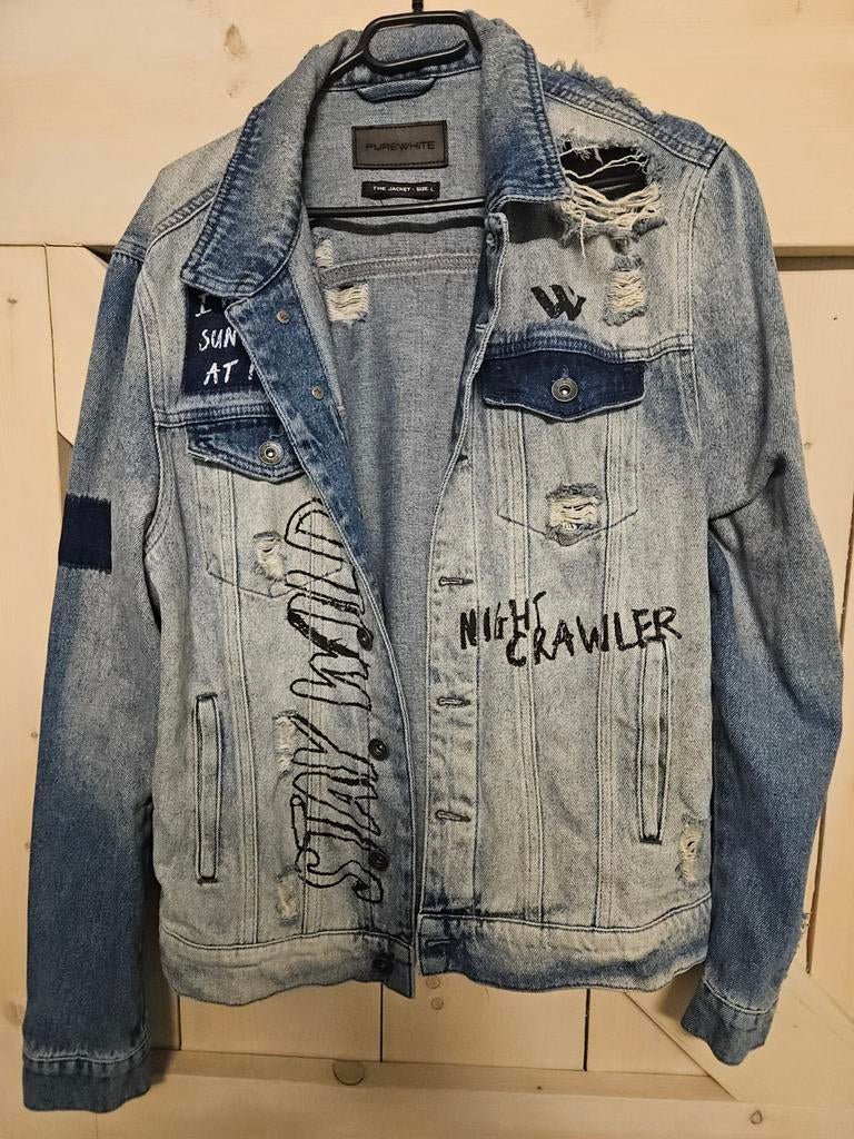 Stoere Purewhite spijkerjas met teksten en scheuren - Maat L, Maat 52/54 (L), Blauw, Ophalen of Verzenden, Zo goed als nieuw