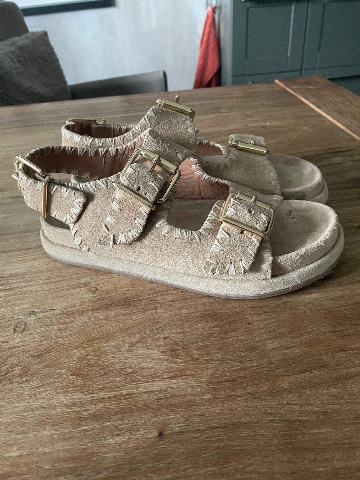 Blasz sandalen, beige suède, maat 37, Ophalen of Verzenden, Gedragen, Beige, Sandalen of Muiltjes