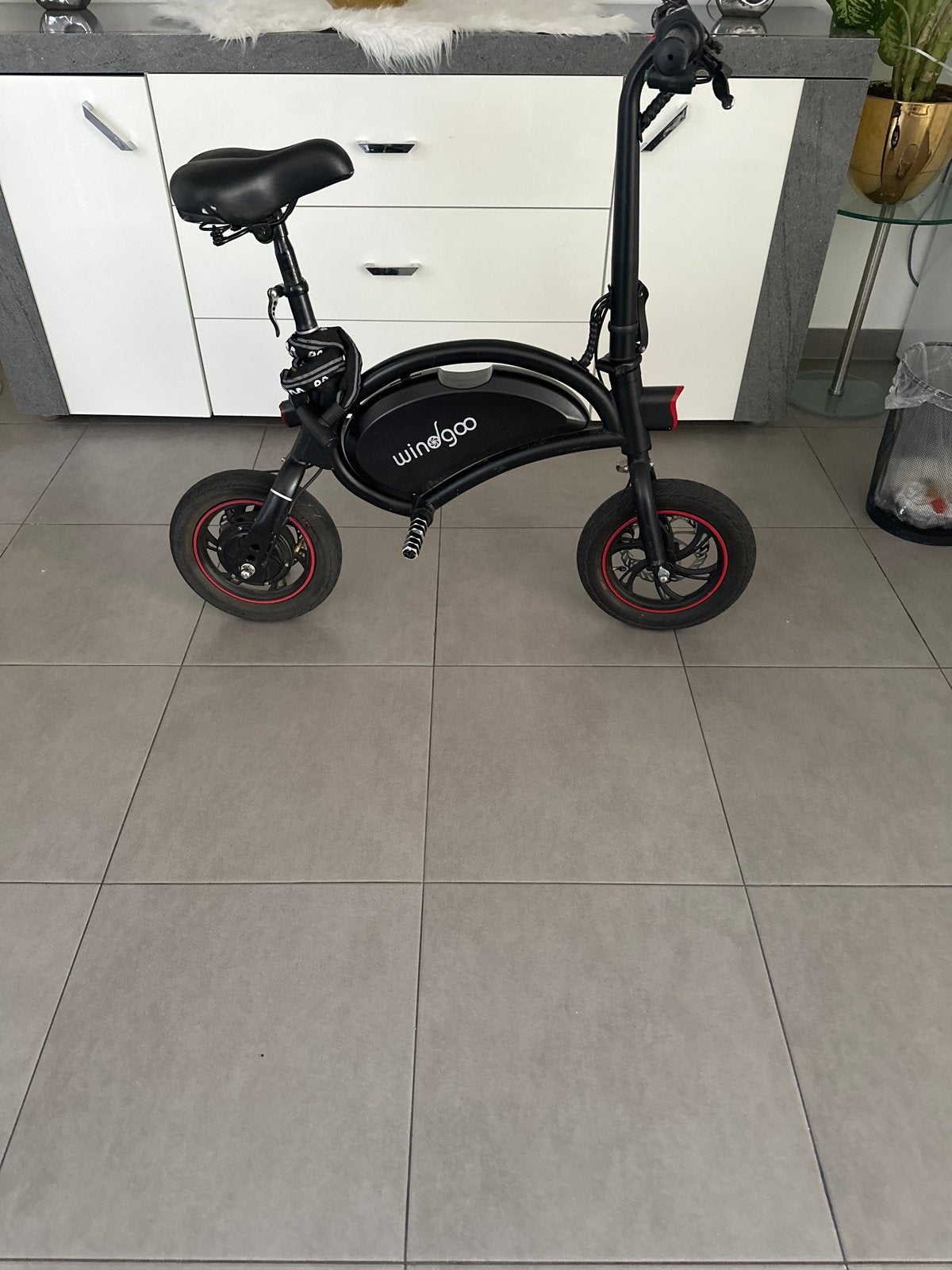 Windgoo zwart nieuwe gas hendel en nieuwe rem en een oplader, Gebruikt, Minder dan 47 cm, 30 tot 50 km per accu, Ophalen