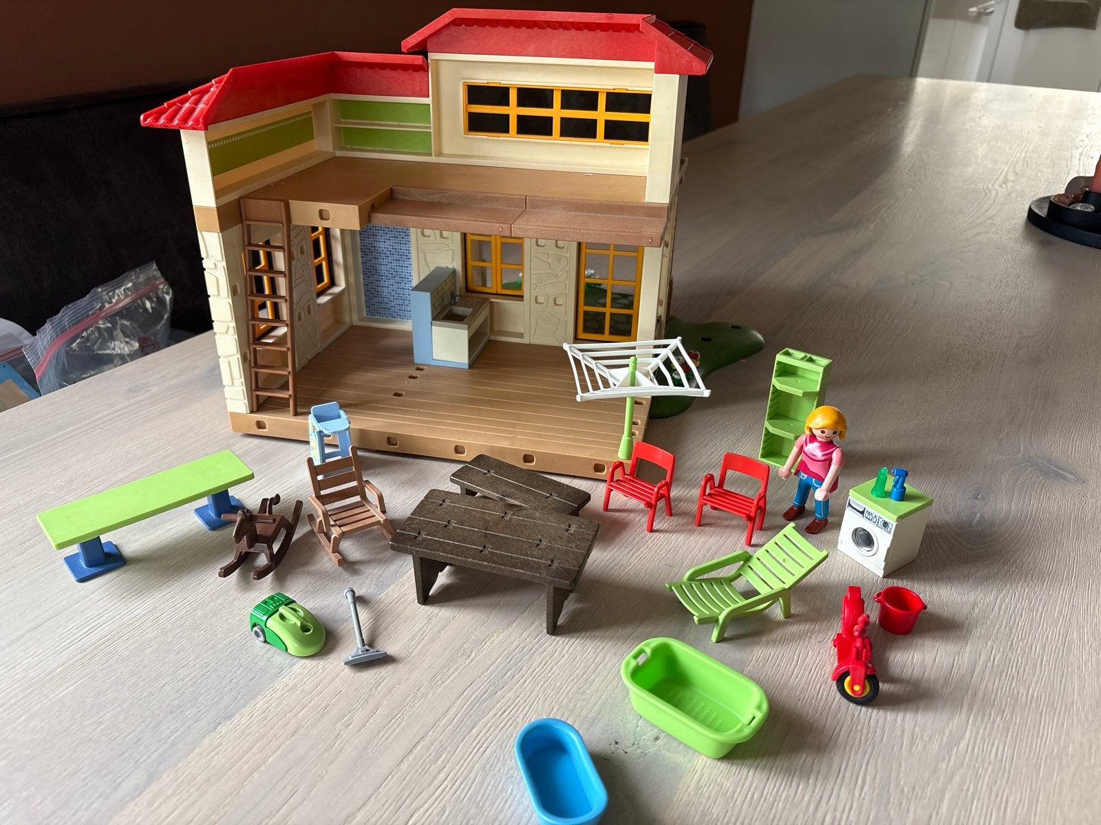 Playmobil Poppenhuis met Meubels en Poppetje, Ophalen of Verzenden, Zo goed als nieuw, Poppenhuis