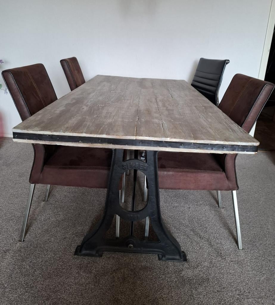 Eettafel met 4 stoelen. (eethoek), Ophalen, Gebruikt, Industrieel, 4 tot 6 stoelen