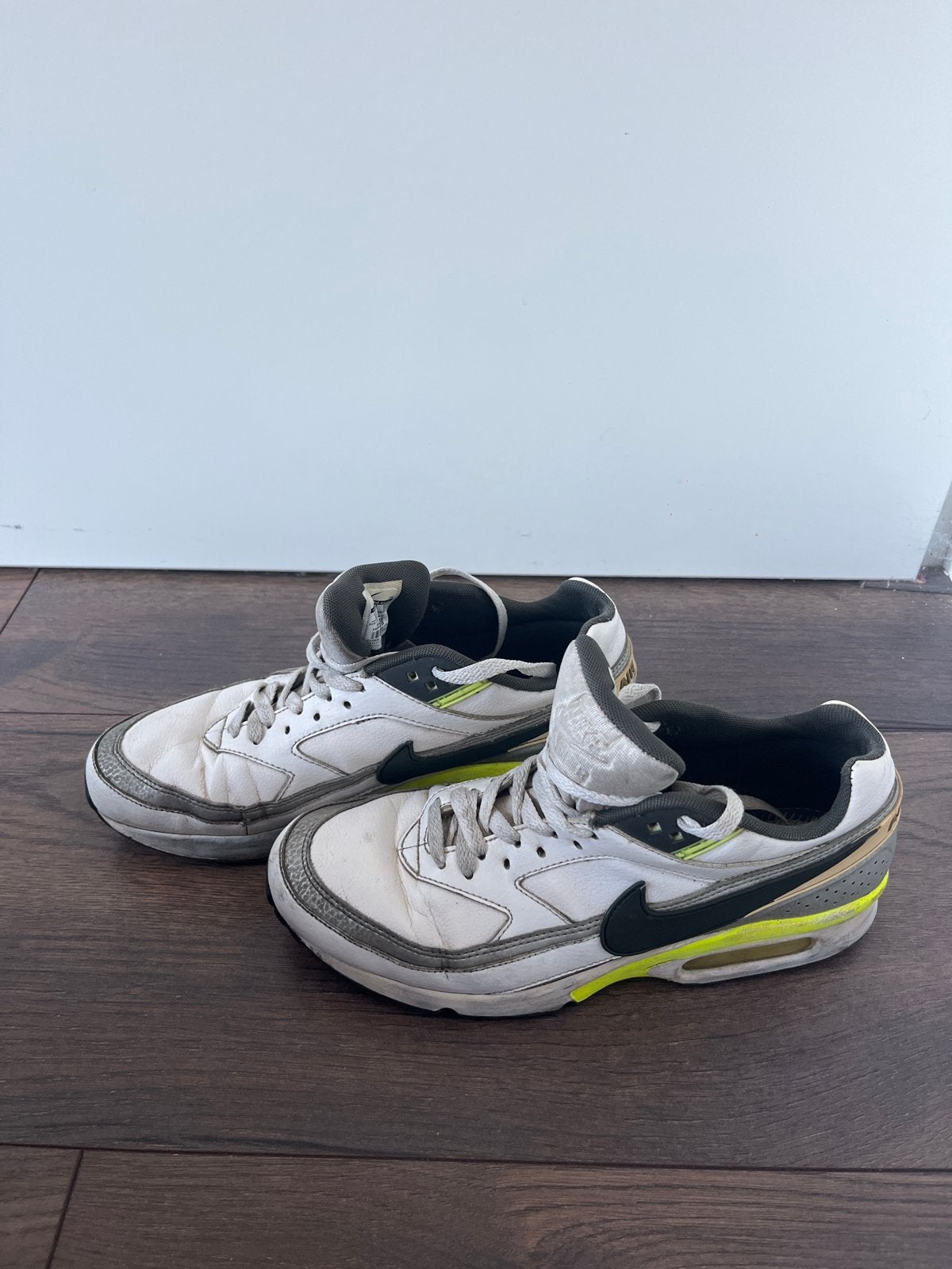 Gedragen Nike Air Max Classics - Maat 42,5, Kleding | Heren, Schoenen, Ophalen of Verzenden, Gedragen, Wit, Sneakers of Gympen