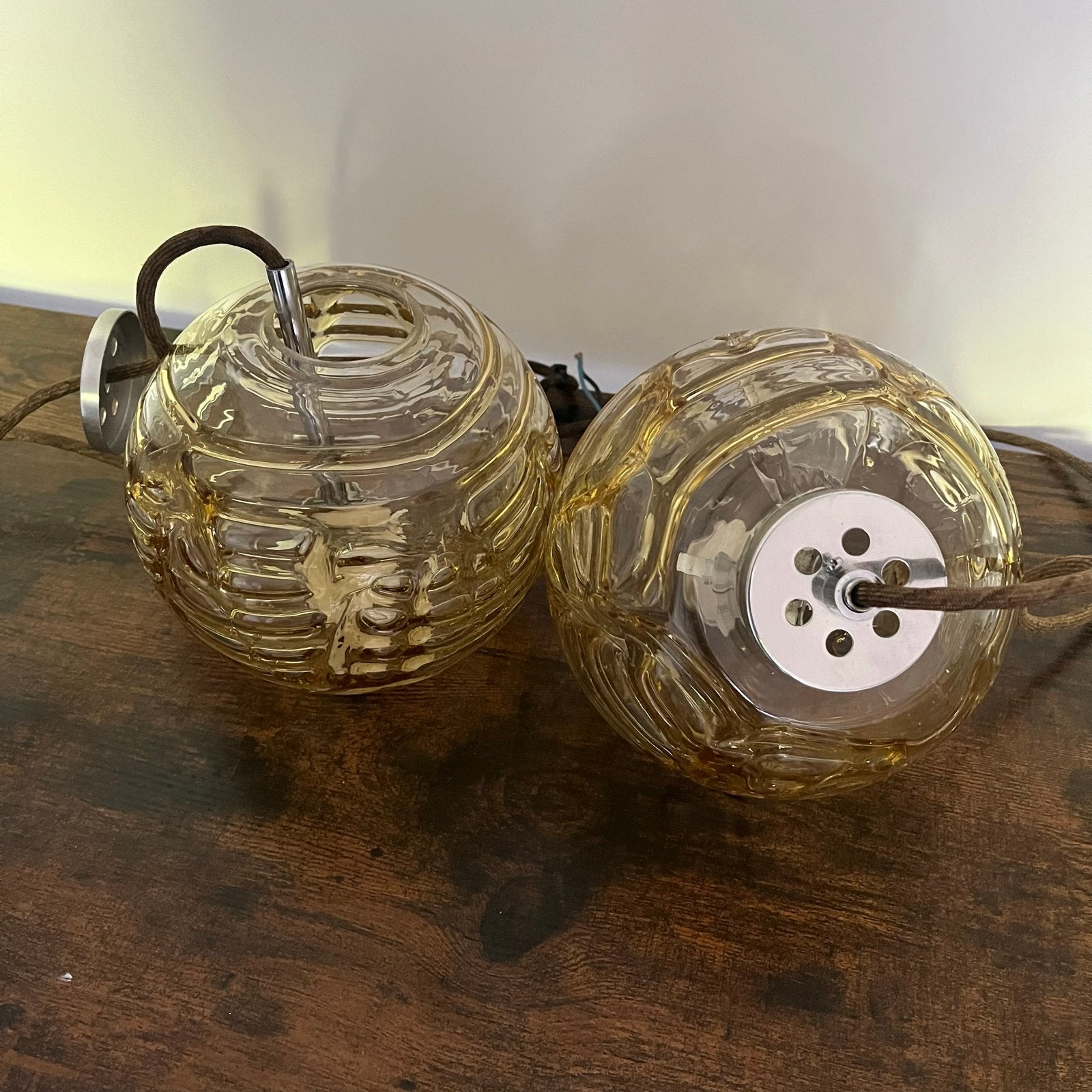 2 vintage hanglampen geel glas, Ophalen of Verzenden, Gebruikt, Glas, Overige fittingen