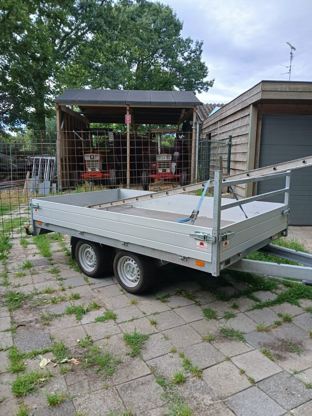 saris plateauwagen aanhanger tandemasser 2700kg, Ophalen