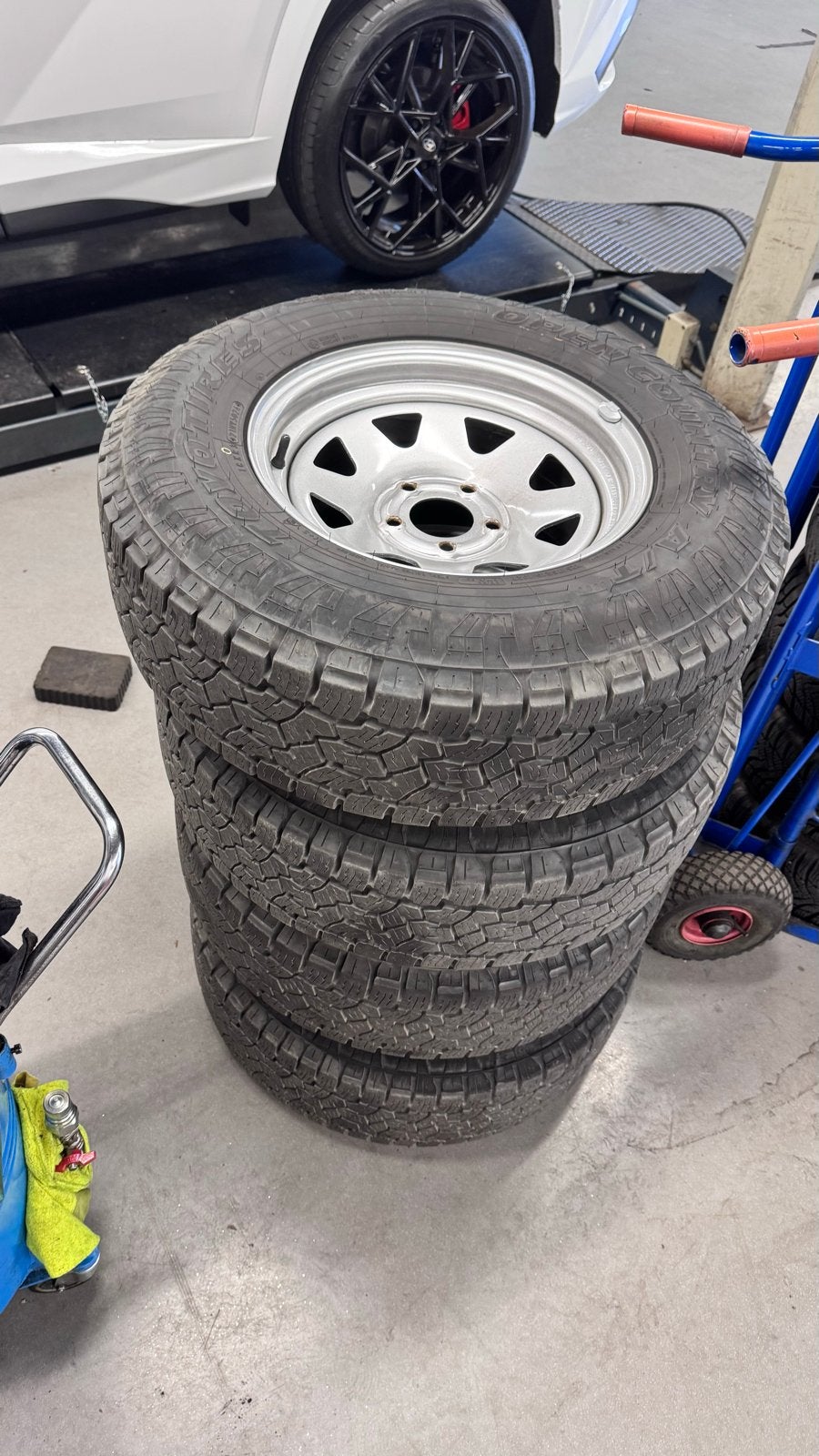 Dotz Dakar offroad banden oa Nissan X-Trail T30 & Honda CR, Ophalen, Gebruikt, Banden en Velgen, All Season