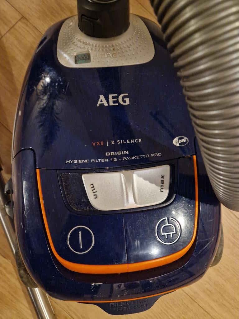 AEG VX8 X Silence Origin stofzuiger, Witgoed en Apparatuur, Stofzuigers, Ophalen, Gebruikt, Stofzak, Minder dan 1200 watt