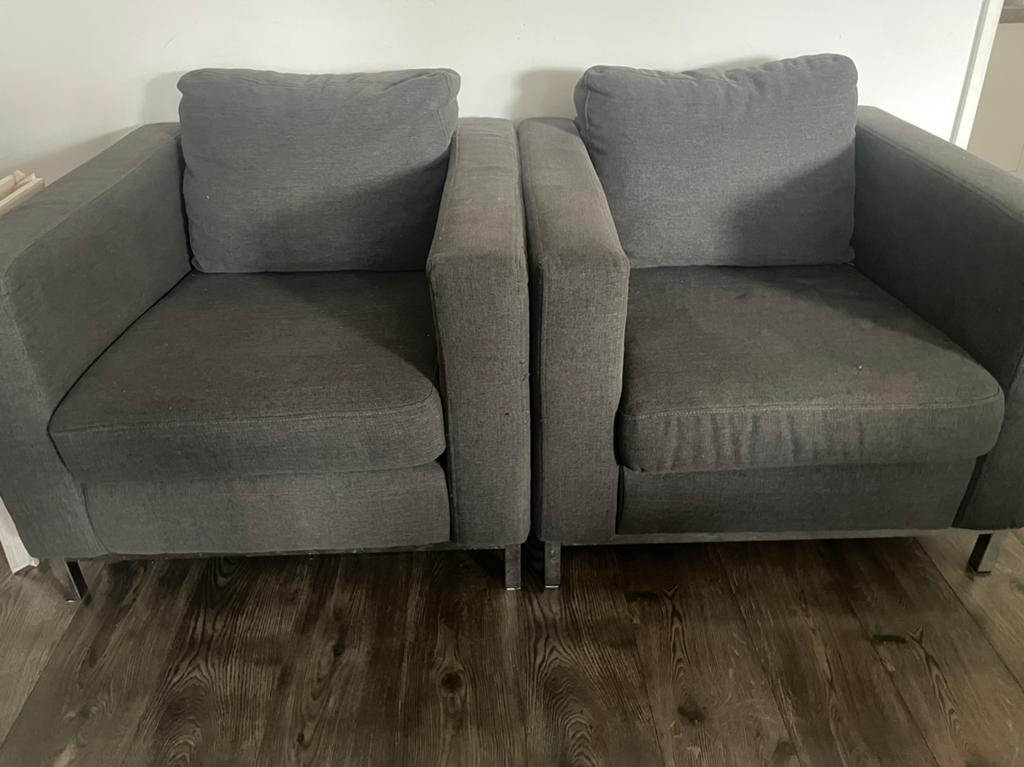gratis : 2 donkergrijze fauteuils, Ophalen, Zo goed als nieuw, 75 tot 100 cm, 50 tot 75 cm
