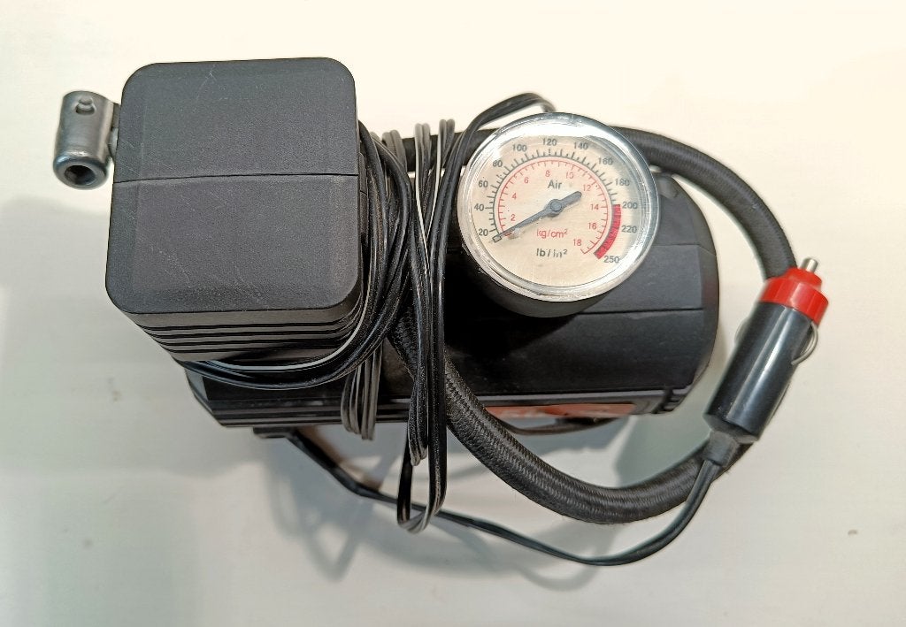 compressor mini [12v - auto], Ophalen of Verzenden, Zo goed als nieuw