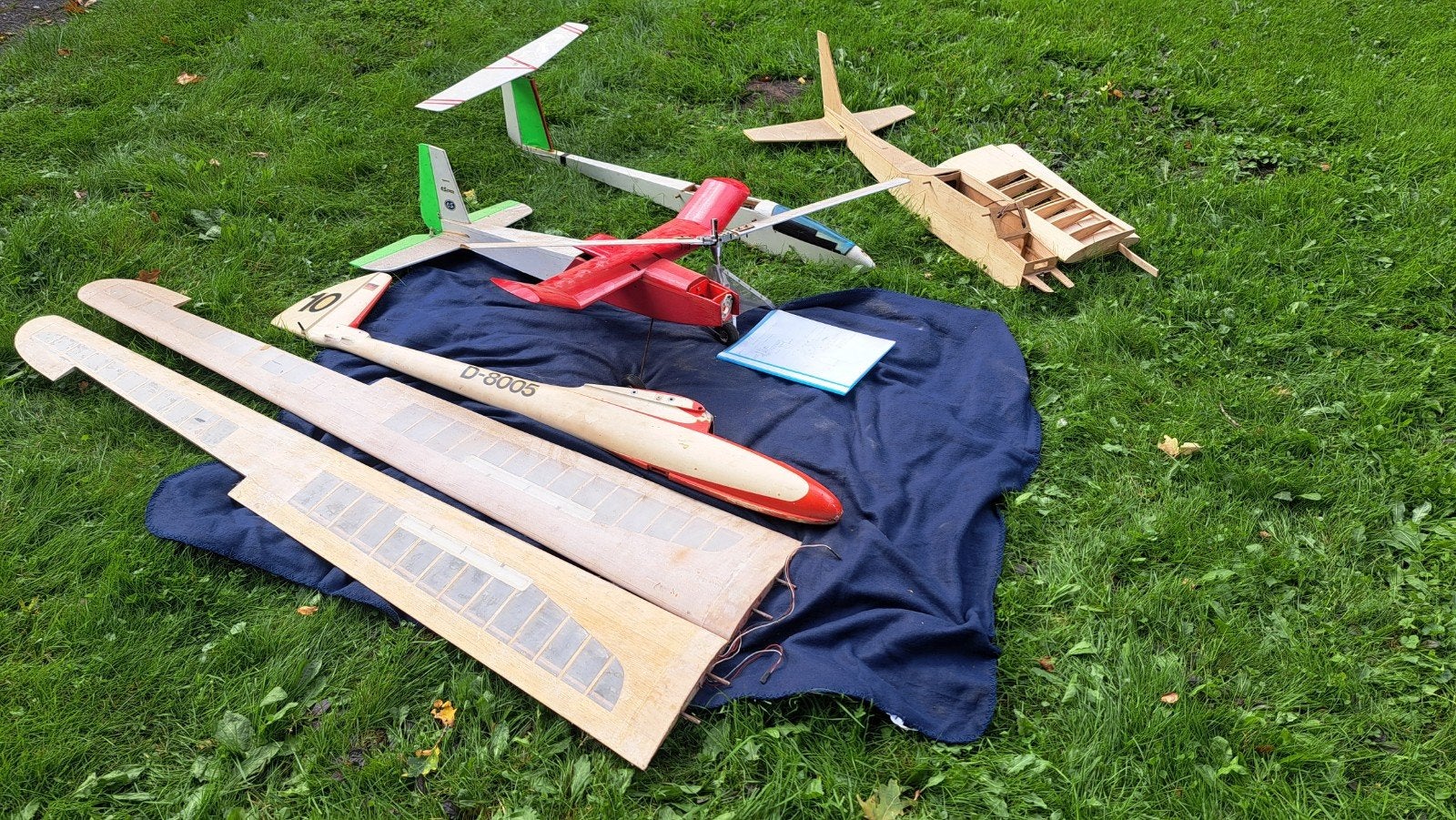 RC vliegtuigen en onderdelen van balsa, Hobby en Vrije tijd, Ophalen, Zo goed als nieuw