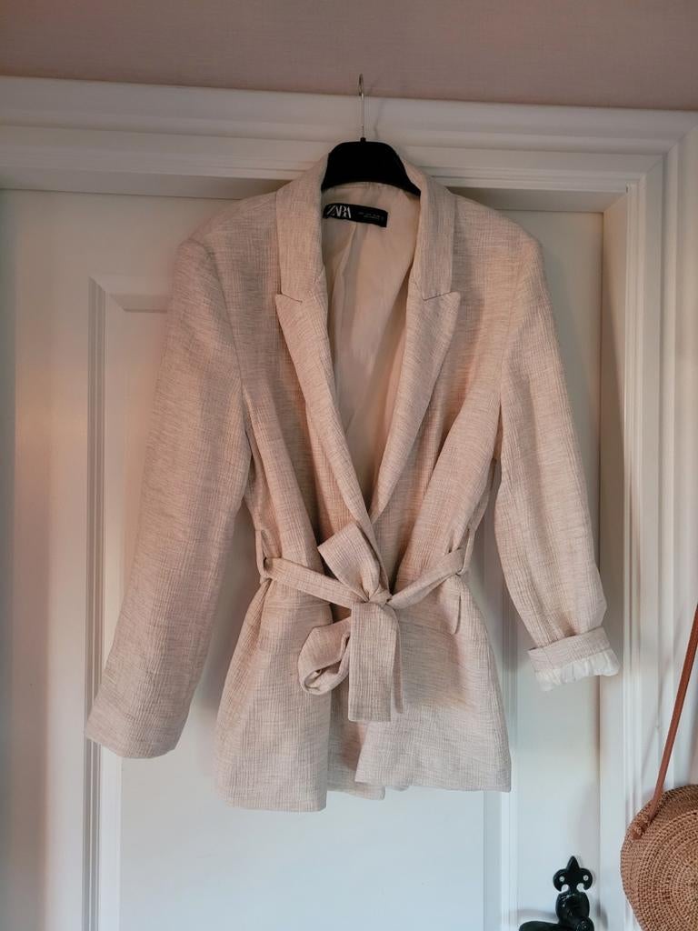 Leuk beige blazer jasje zara l xl beige strik, Kleding | Dames, Verzenden, Maat 42/44 (L), Zo goed als nieuw, Jasje