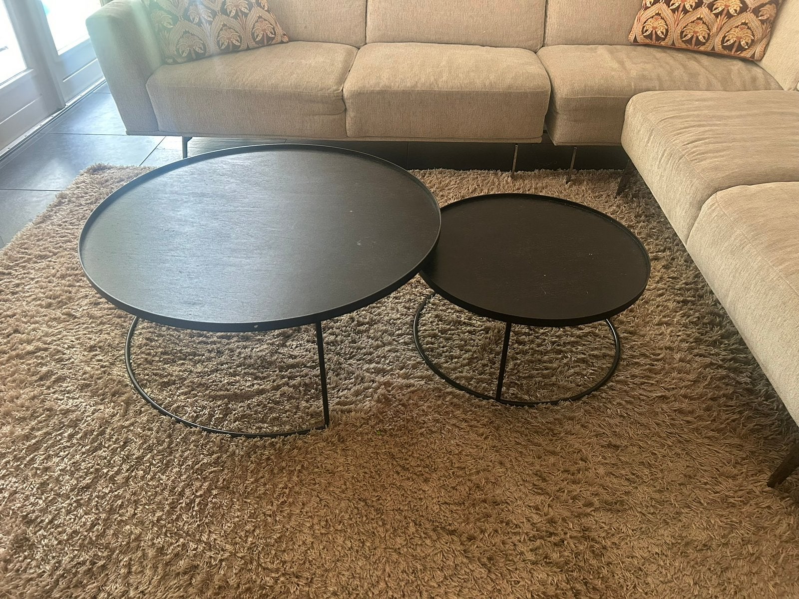 Set zwarte ronde salontafels, Ophalen, Zo goed als nieuw, Rond, 50 tot 100 cm