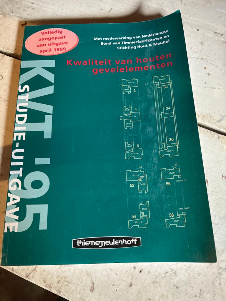 KVT Studie-uitgave '95: Kwaliteit van houten gevelelementen, Ophalen of Verzenden, Zo goed als nieuw