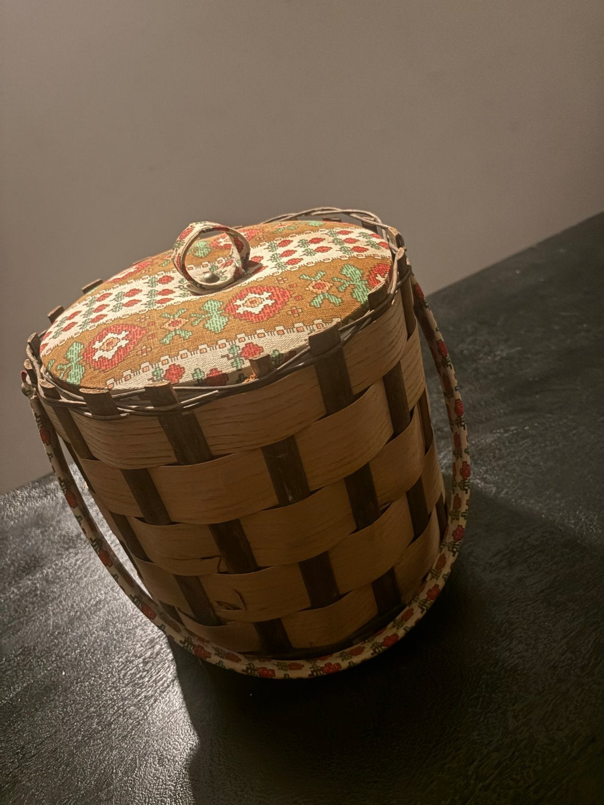 Vintage Naaimandje met Bloemmotief en Handvat, Ophalen of Verzenden