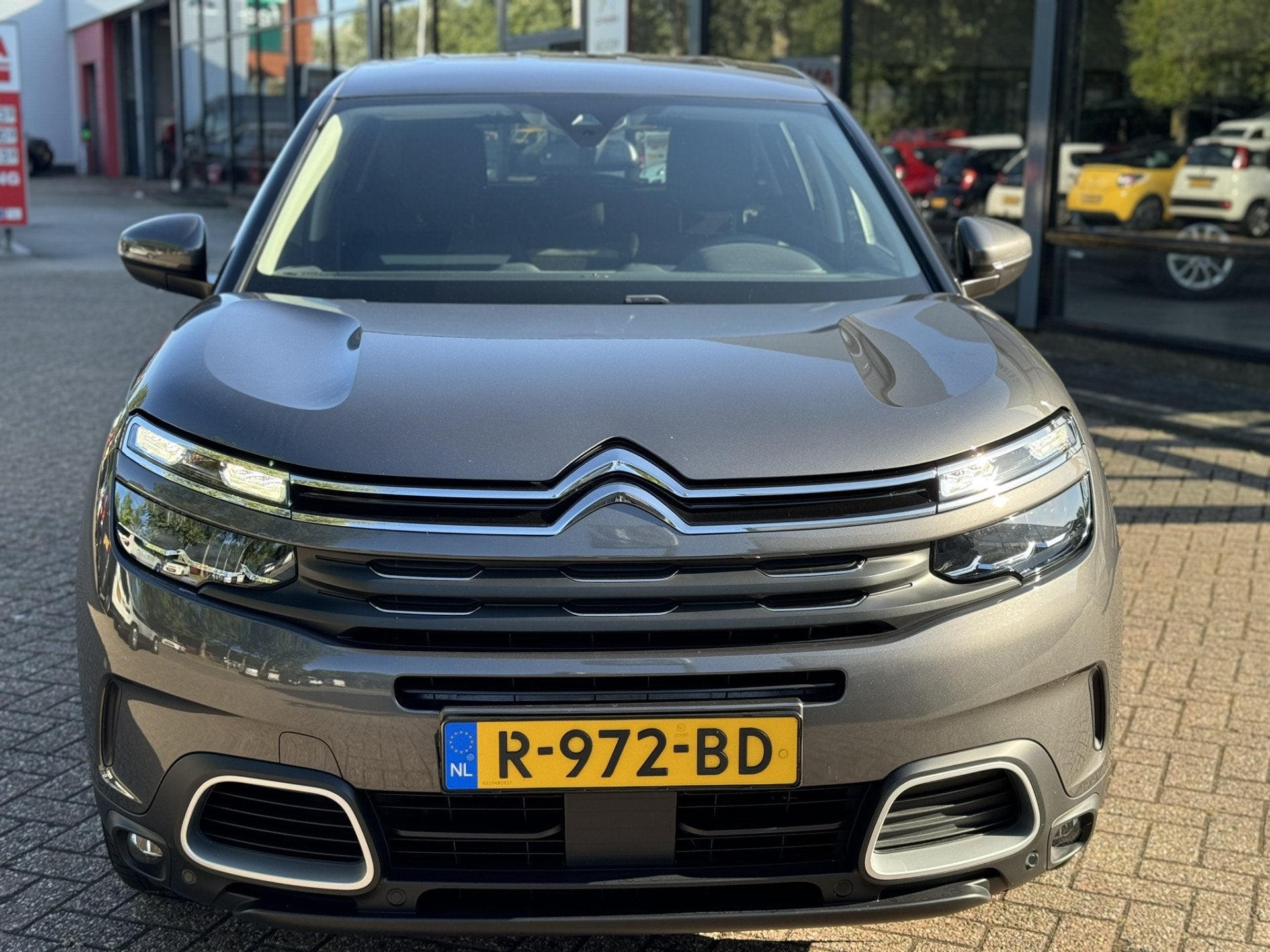 Citroën C5 Aircross 130pk EAT8 Business Automaat|Camera|Nav, Dealer onderhouden, Gebruikt, 1199 cc, C5 Aircross