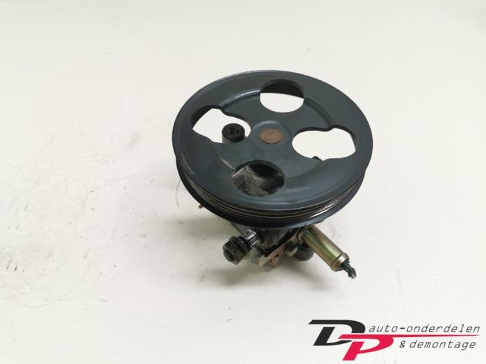 Stuurbekrachtiging Pomp van een Mitsubishi Carisma