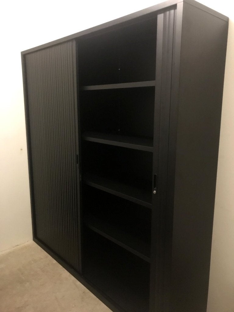 Afsluitbare roldeurkast (195x180x45), Huis en Inrichting, Kasten | Roldeurkasten en Archiefkasten, Ophalen, 150 tot 200 cm, Zo goed als nieuw