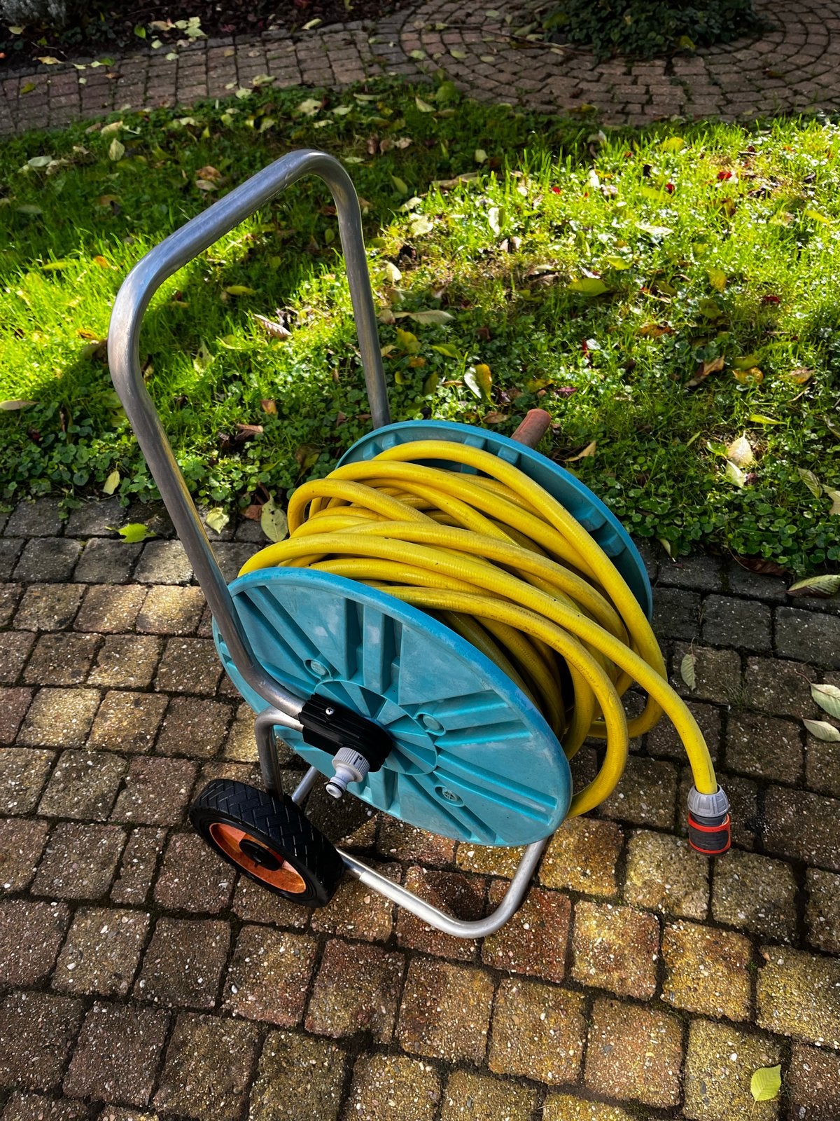 Gardena verrijdbare slangenwagen met tuinslang, Tuin en Terras, Ophalen, Gebruikt, Tuinslanghaspel