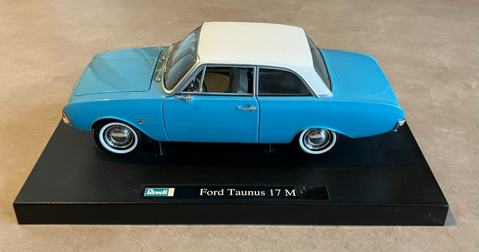 Ford Taunus 17M modelauto schaal 1:18, Ophalen, Zo goed als nieuw, Auto, Revell