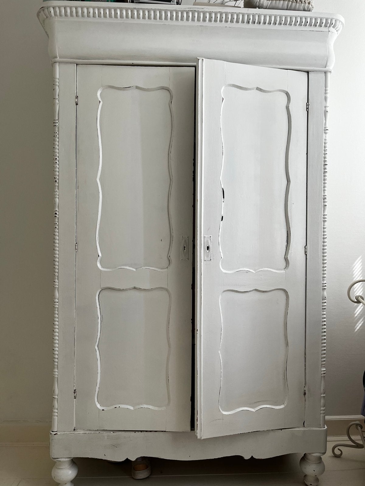 Vintage Kast - Wit Geschuurd Effect - 192cm Hoog, Antiek en Kunst, Antiek | Meubels | Kasten, Ophalen