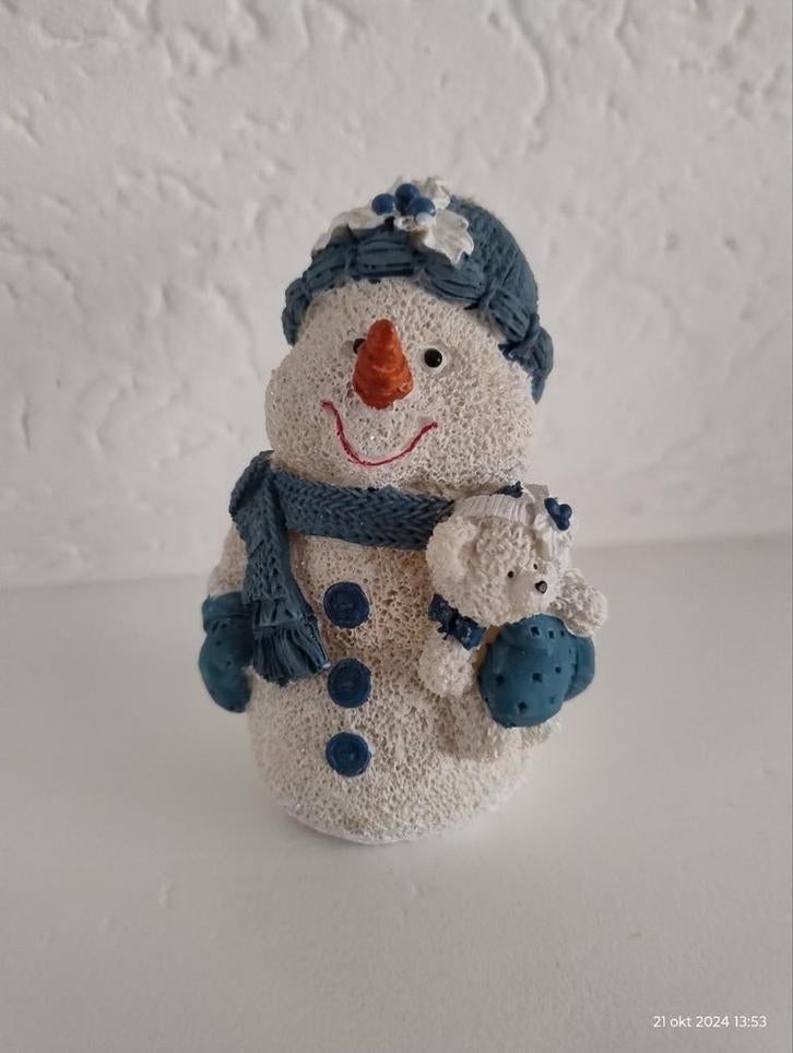 Beeldje van sneeuwpop. Kunststof. 10 cm, Ophalen of Verzenden, Zo goed als nieuw