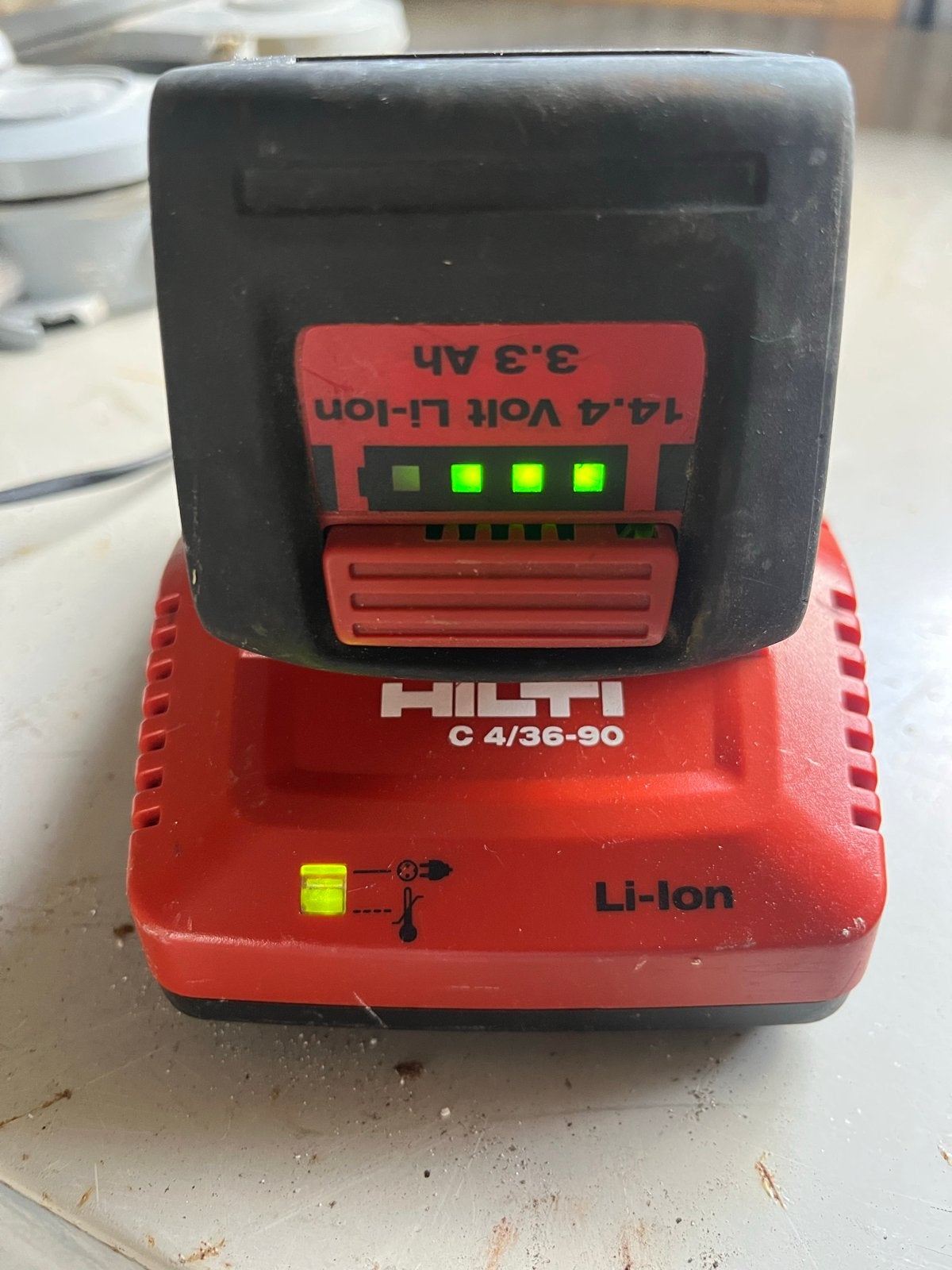 Hilti C 4/36-90 Acculader + 14.4V 3.3Ah Li-ion Accu, Doe-het-zelf en Verbouw, Gereedschap | Boormachines, Ophalen of Verzenden
