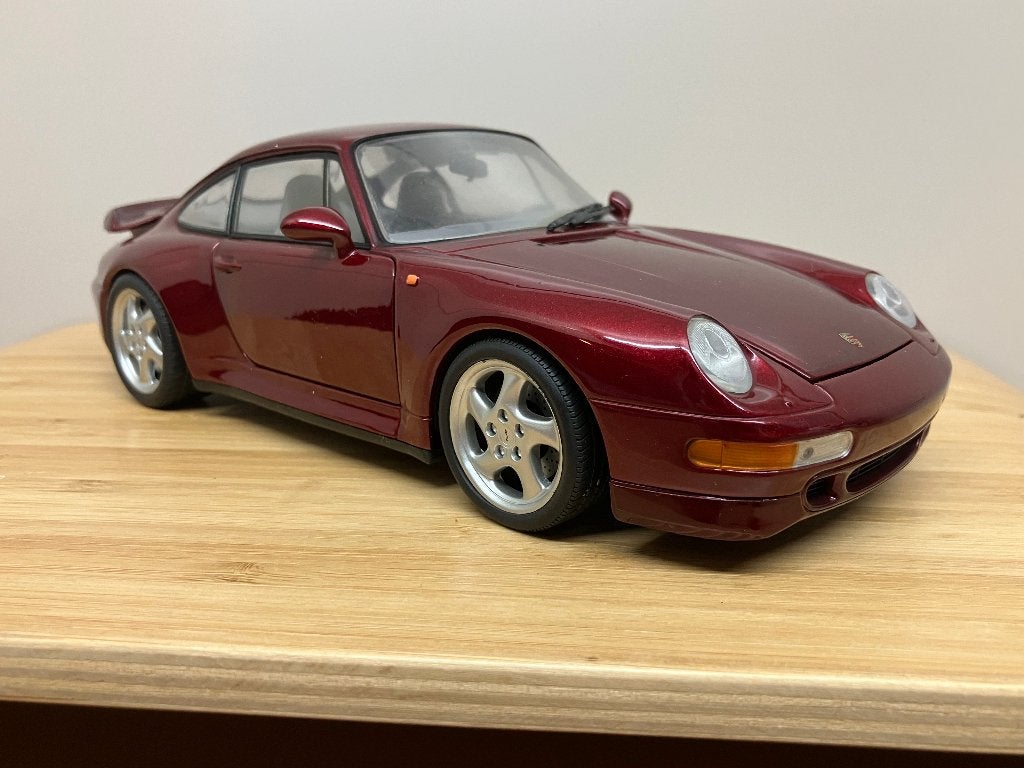 Porsche 911 (993) Turbo Coupe van 1997  1/18 UT Models, Hobby en Vrije tijd, Modelauto's | 1:18, Ophalen of Verzenden, Zo goed als nieuw