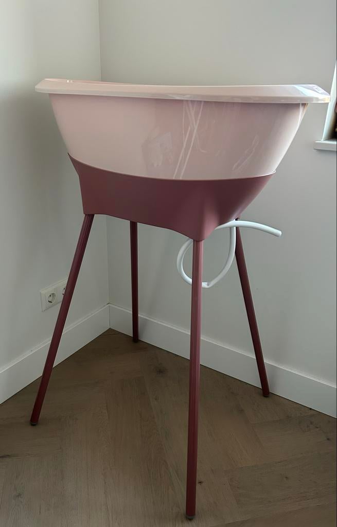 Luma Babybadje met standaard en badzitje - Roze, Zo goed als nieuw, Badje, Standaard, Ophalen