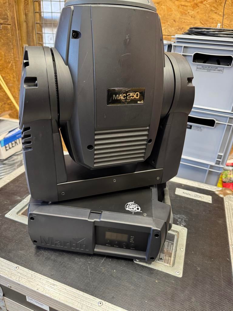 Martin MAC 250 Entour set in flightcase, Muziek en Instrumenten, Ophalen, Gebruikt, Licht, Kleur