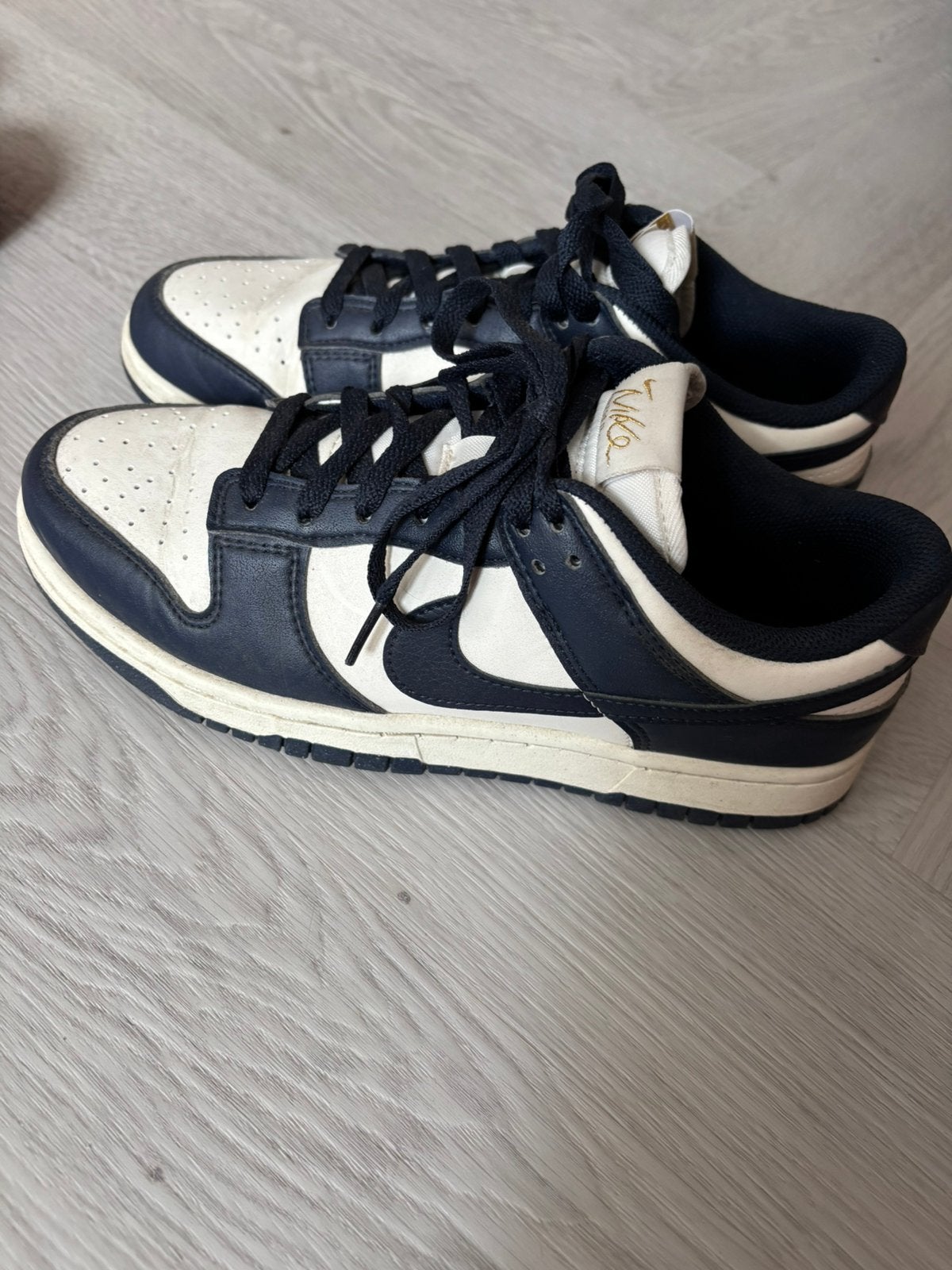 Zeer mooie sneakers, NIKE DUNK mt 40.5, Kleding | Dames, Schoenen, Wit, Ophalen of Verzenden, Sneakers of Gympen, Zo goed als nieuw