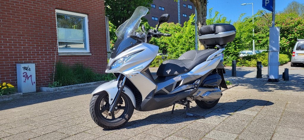 Kawasaki J300, Scooter, 300 cc, Motorrijbewijs A, Gebruikt