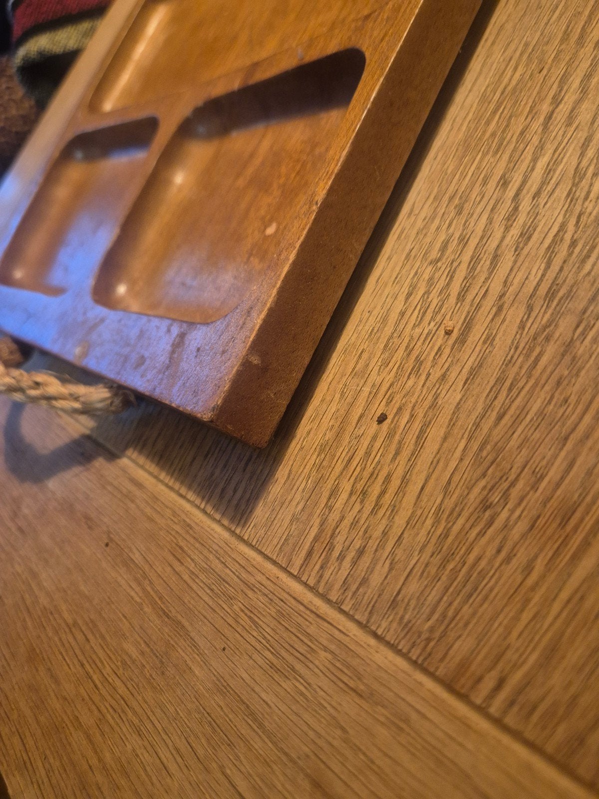 Houten dienblad met vakken en touw handvatten, Met handvatten, Gebruikt, Ophalen of Verzenden, Dienblad