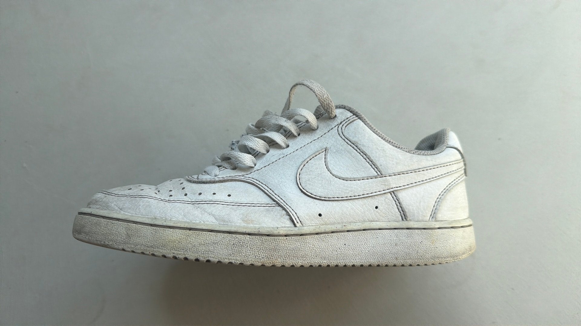 Gratis: nike schoenen maat 40,5 (us: 9), Ophalen, Gedragen, Wit