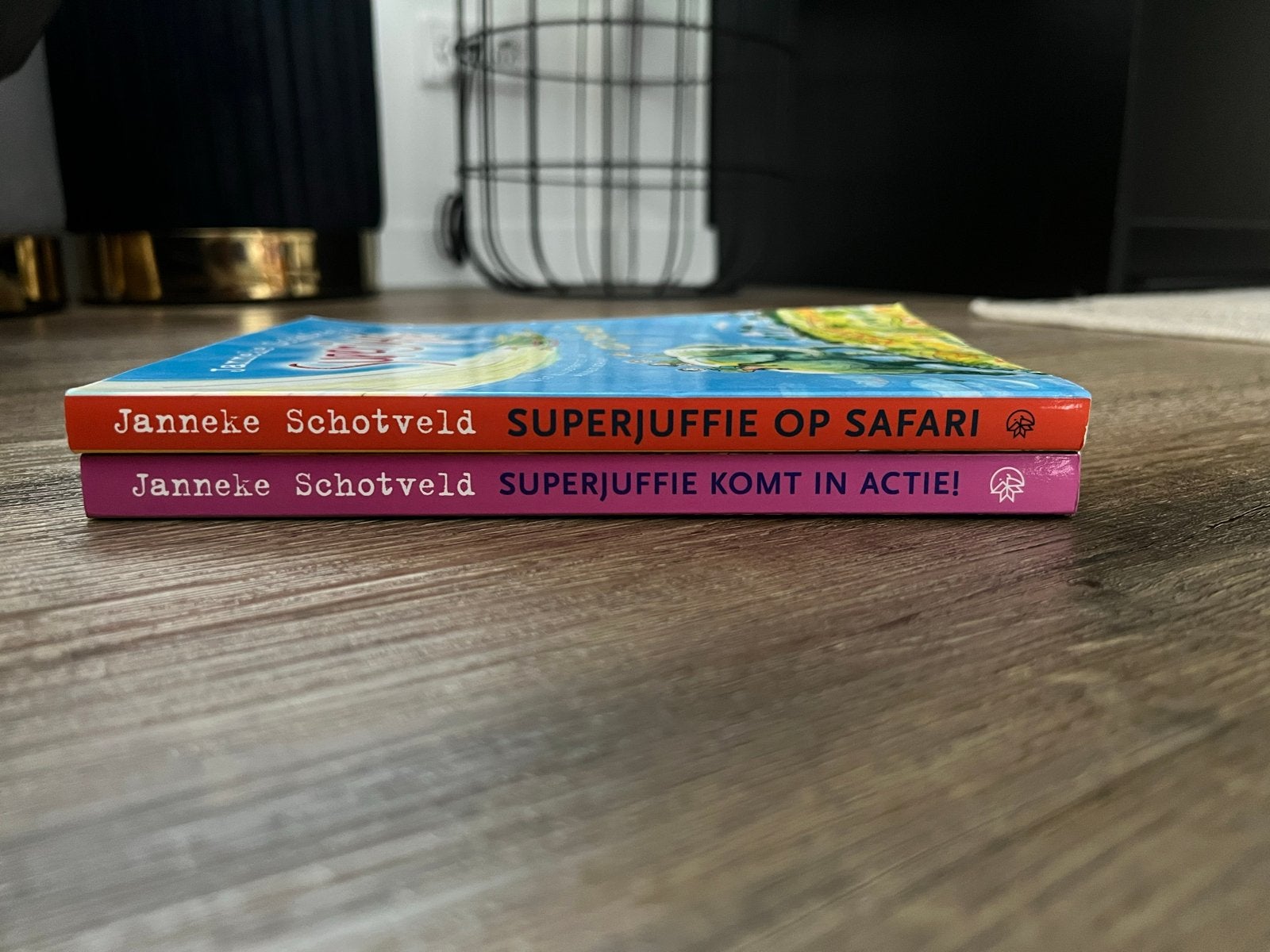Superjuffie boeken - 2 stuks, Ophalen, Gelezen, Fictie algemeen