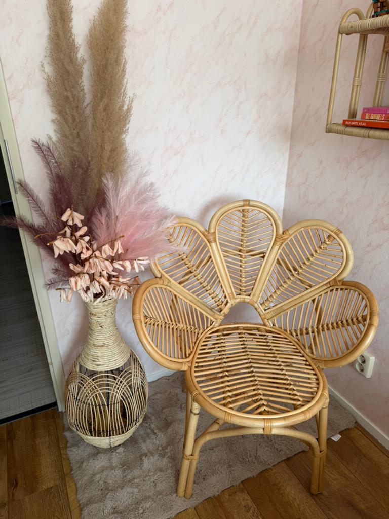 Mooie rotan stoel in bloemvormig design, Ophalen of Verzenden, Zo goed als nieuw, Bruin, Eén