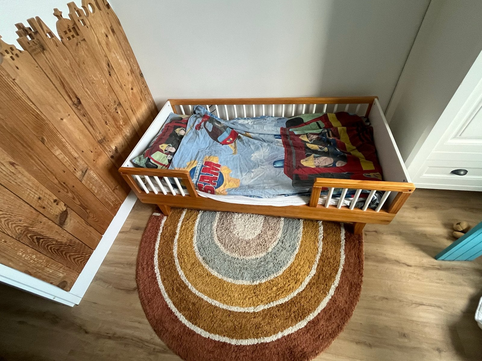 Houten kinderbed met spijlen - Petit Amelie, Ophalen of Verzenden, Gebruikt
