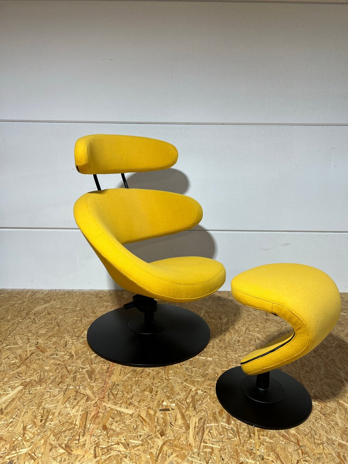 Stokke Peel fauteuil met hocker - Geel, nieuwstaat, Ophalen, Nieuw, Stof, 75 tot 100 cm