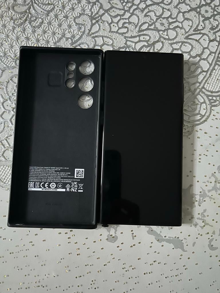 Samsung Galaxy S22 Ultra met S Pen en Smart LED View Cover, Ophalen of Verzenden, Gebruikt, Overige modellen, Hoesje of Tasje