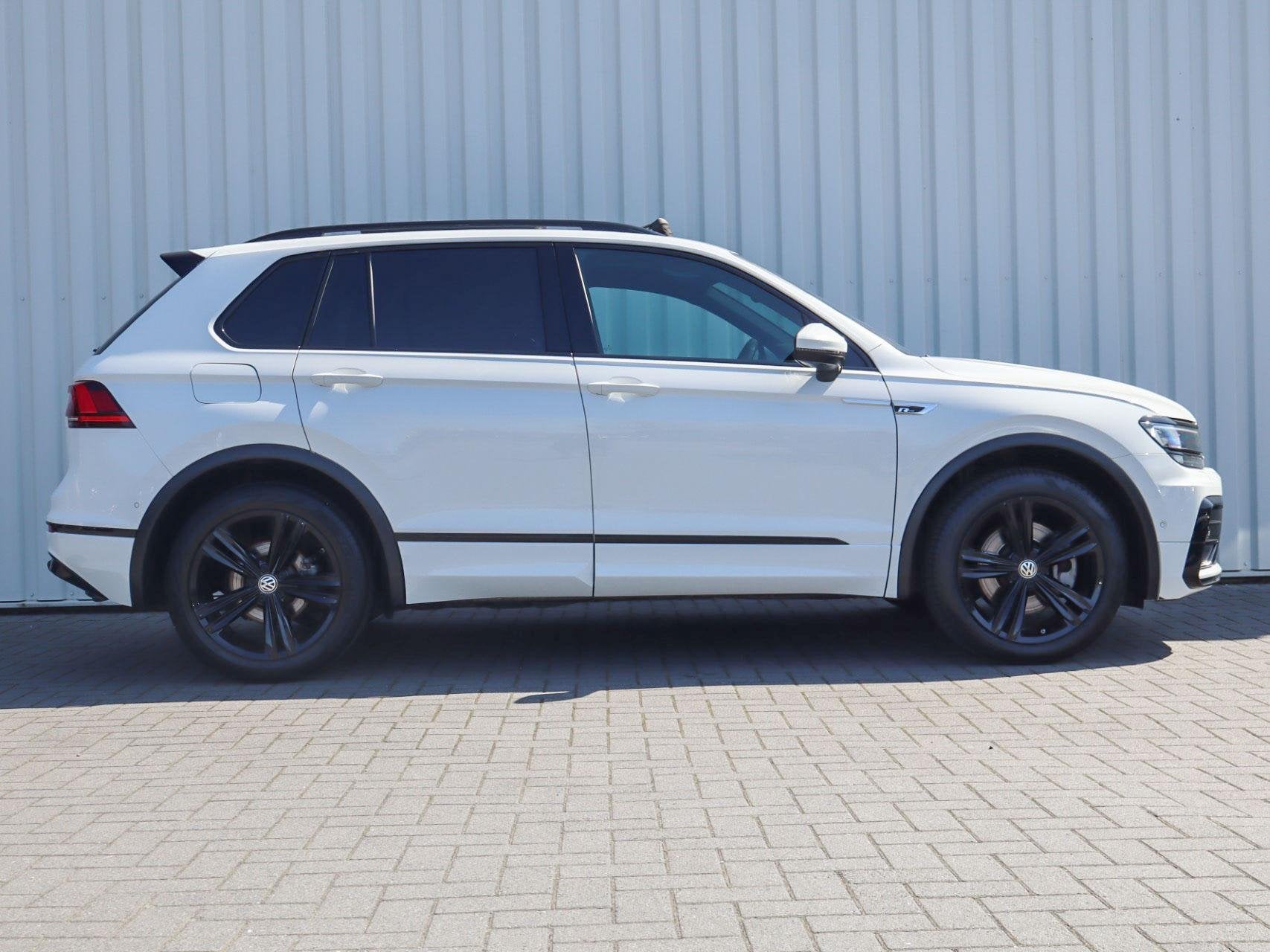 Volkswagen Tiguan 2.0 TSI 190pk DSG 4Motion Highline Busines, Automaat, 12 maanden, Euro 6, 2500 kg