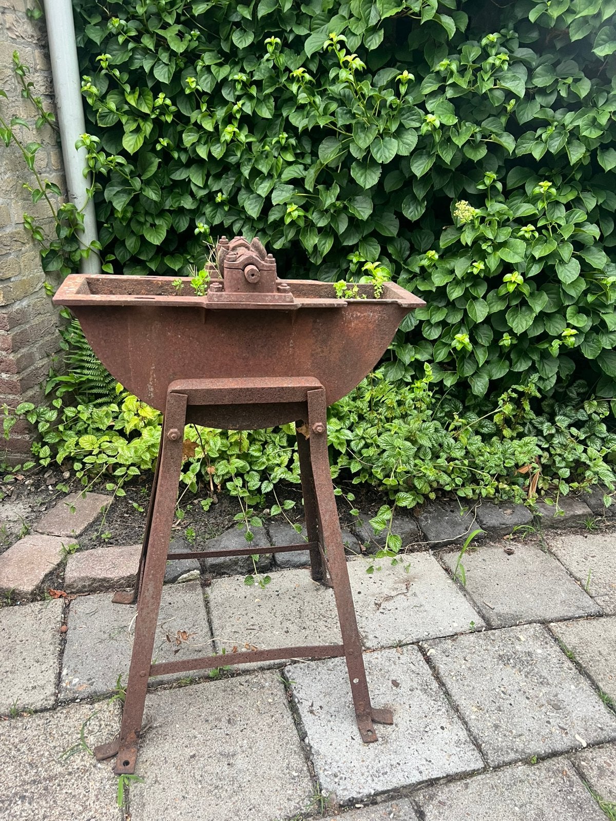 Slijpsteen houder antiek, Ophalen