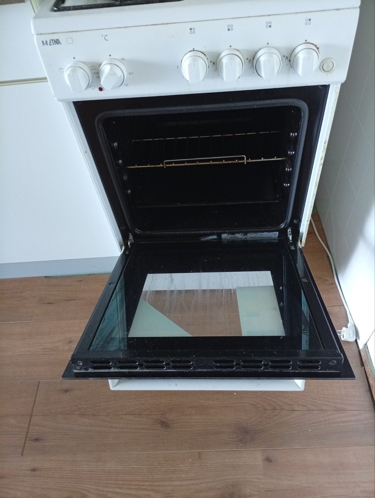 Metna Vrijstaand Gasfornuis met Oven - Wit, Witgoed en Apparatuur, Fornuizen, Ophalen, Gebruikt, 4 kookzones, Energieklasse A of zuiniger