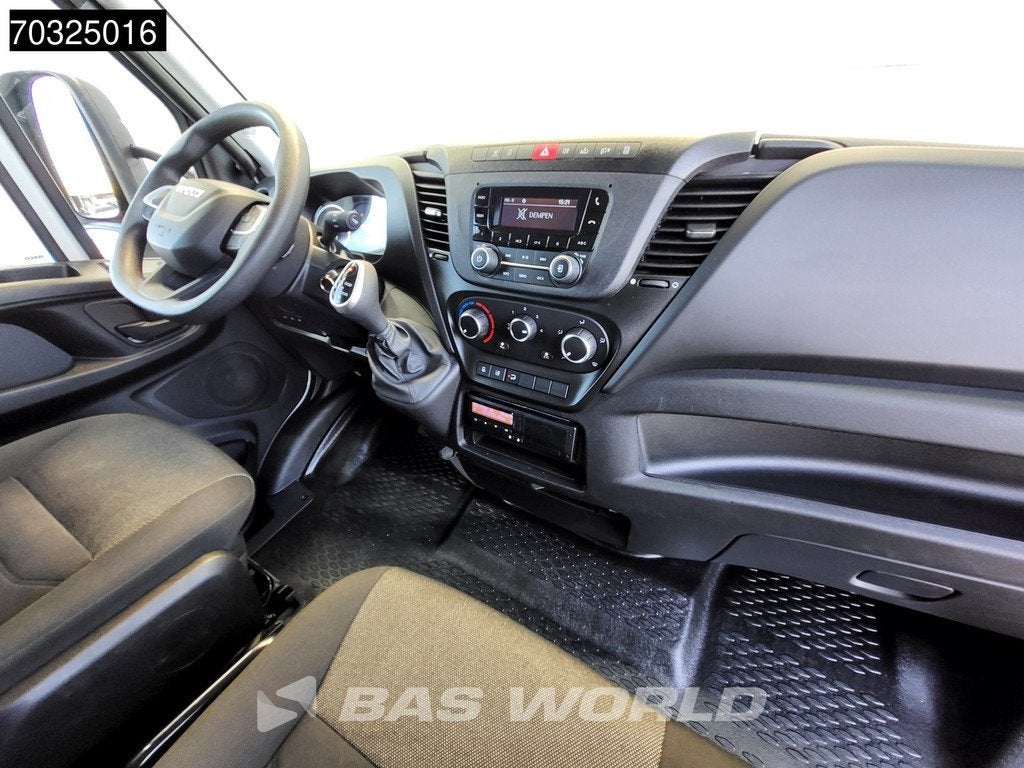 Iveco Daily 72C18 3.0L Automaat 1000KG Laadklep Luchtvering, Auto's, Automaat, Stof, Gebruikt, Euro 6