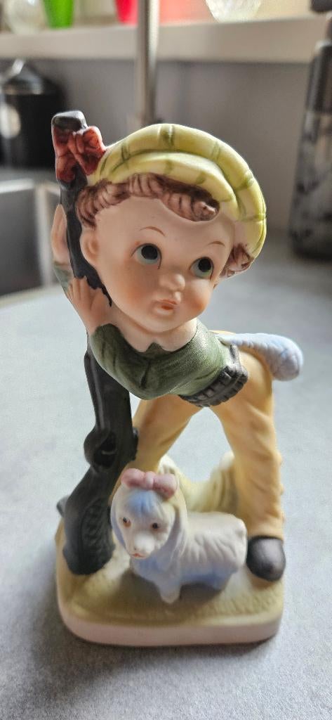 Leuk beeldje jager in de stijl van Goebel Hummel., Ophalen of Verzenden, Zo goed als nieuw, Overige typen
