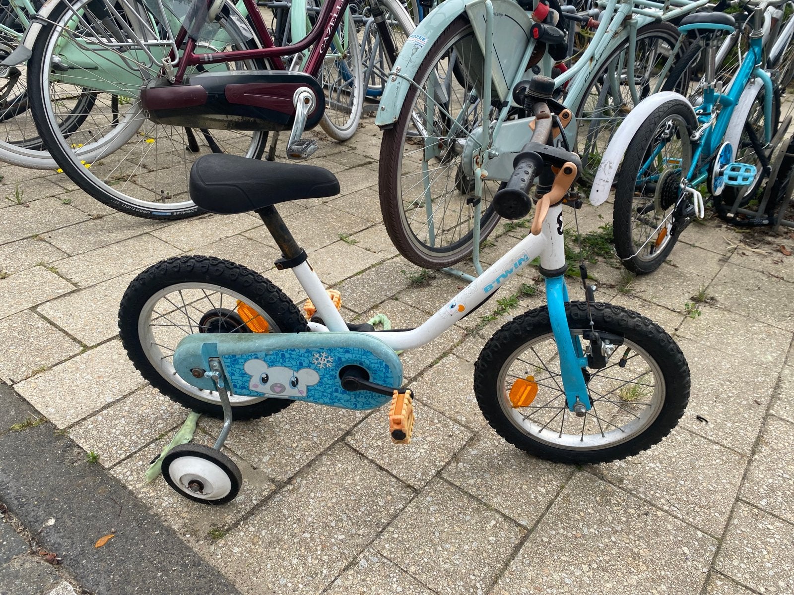 Gratis 10 inch kinderfiets met zijwieltjes, Ophalen, Terugtraprem, Zijwieltjes, Gebruikt