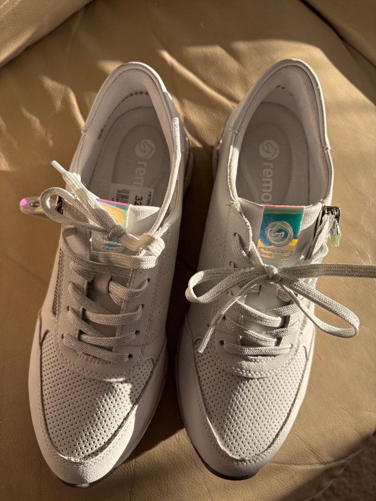 schoenen wit maat 38, Wit, Nieuw, Ophalen of Verzenden, Sneakers of Gympen