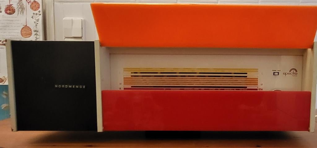 Nordmende Spectra Futura radio, Ophalen, Gebruikt, Radio