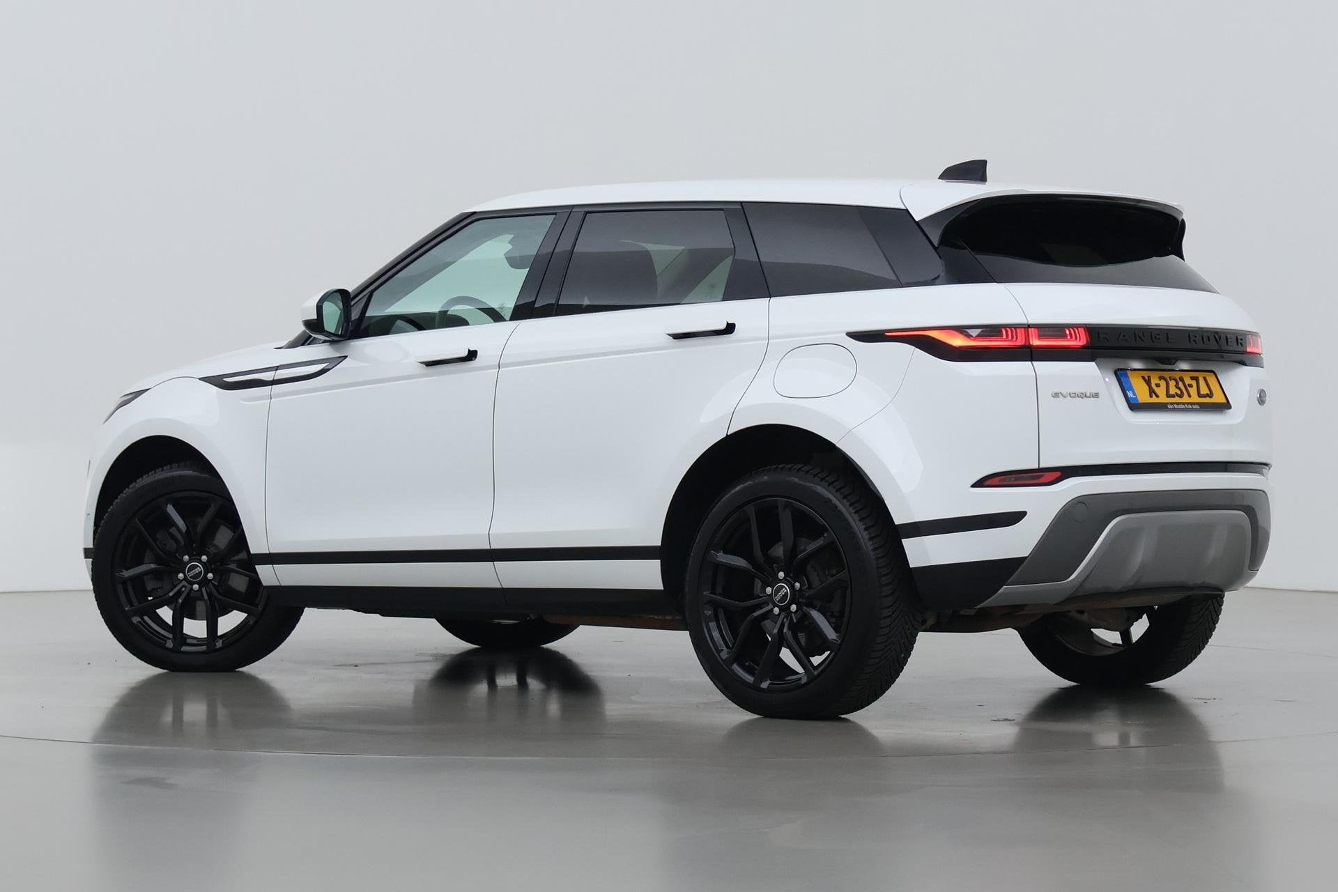 Land Rover Range Rover Evoque 1.5 P300e AWD SE | Camera | La, Auto's, Land Rover, Automaat, 309 pk, 15 kWh, Wit